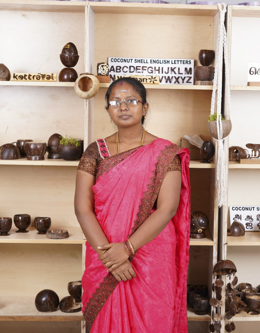 Jeyanthi Akka, a KOTTRAVAI artisan
